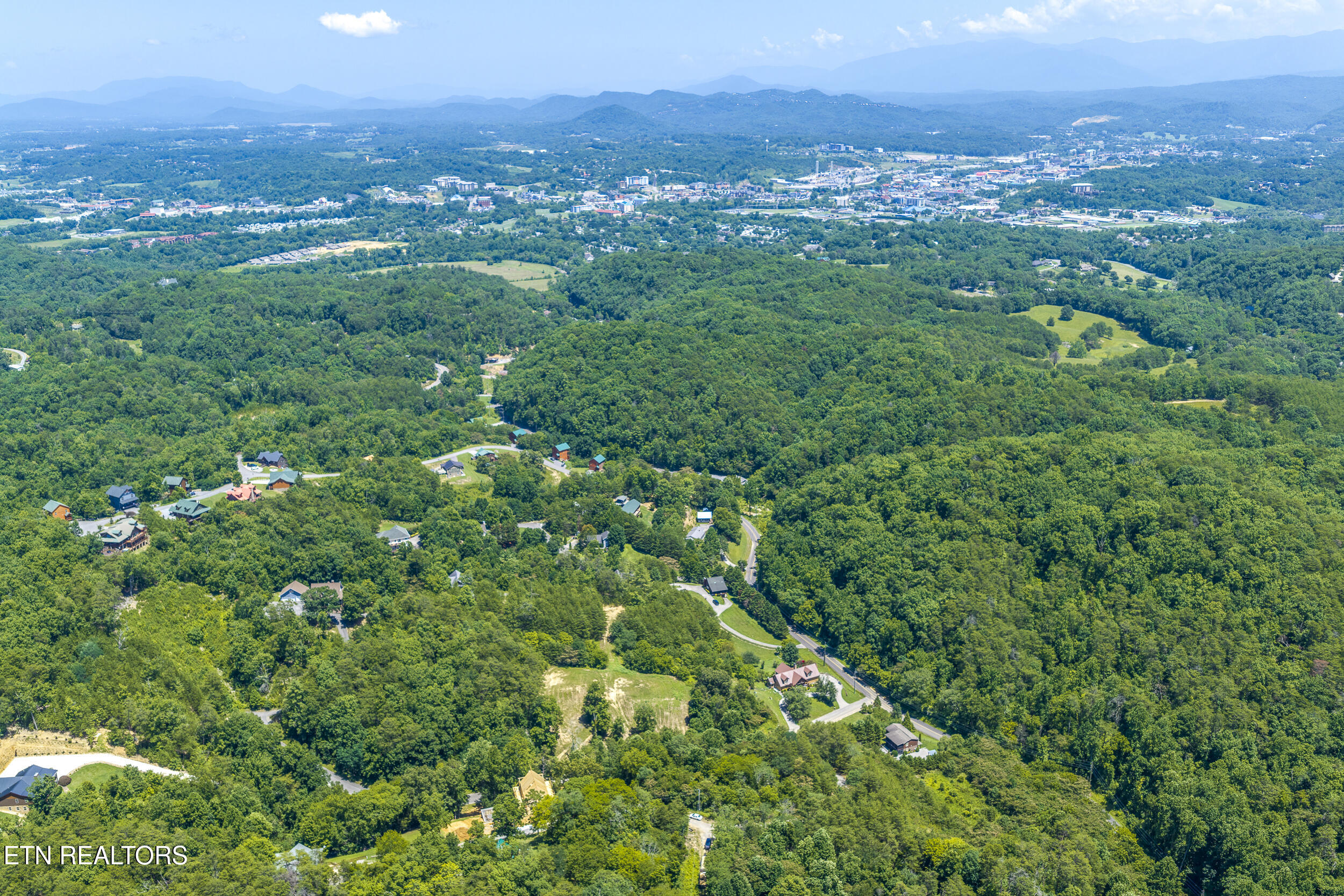 Raejon Way Sevierville, TN 37862 - Photo 26 of 39 DJI_20260702143634_0414_D-HDR