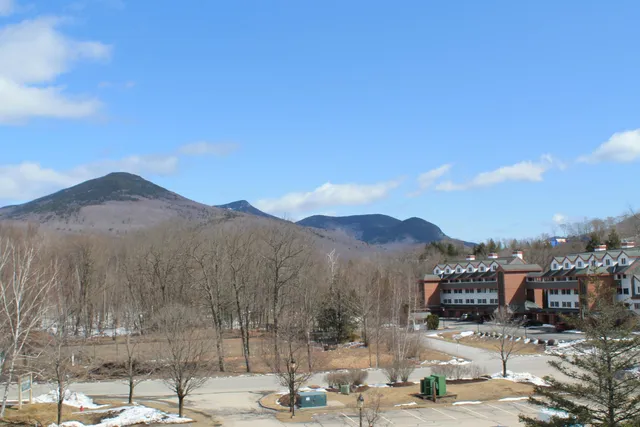 $349,900 | 48 Cooper Memorial Drive, Unit 415, Lincoln, NH 03251