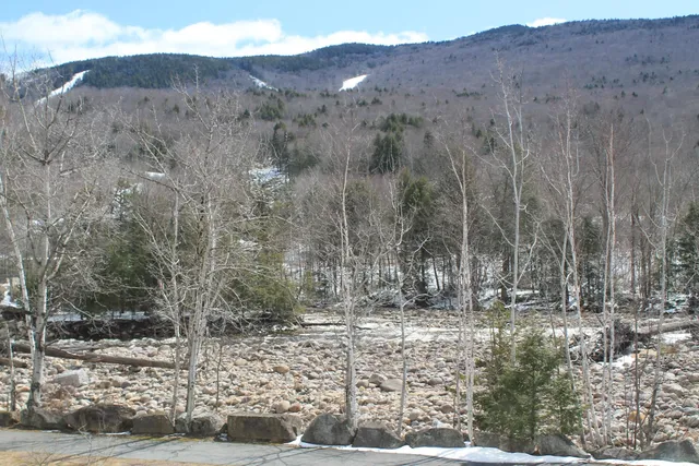 $349,900 | 48 Cooper Memorial Drive, Unit 415, Lincoln, NH 03251