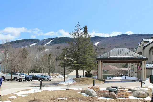 $349,900 | 48 Cooper Memorial Drive, Unit 415, Lincoln, NH 03251
