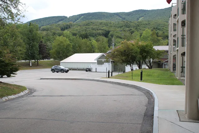 $349,900 | 48 Cooper Memorial Drive, Unit 415, Lincoln, NH 03251