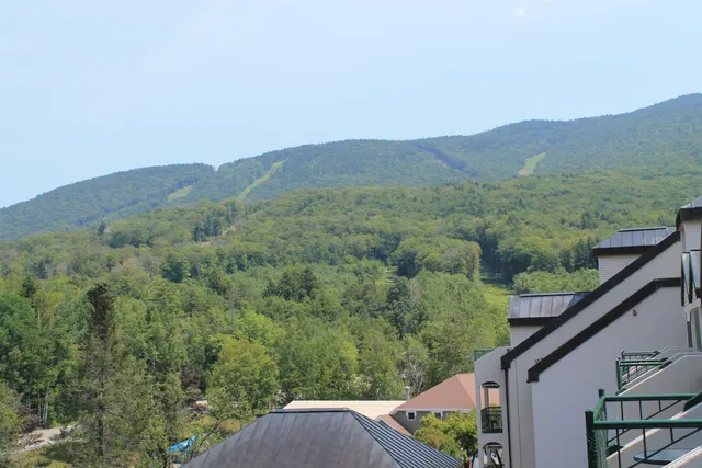 $349,900 | 48 Cooper Memorial Drive, Unit 415, Lincoln, NH 03251