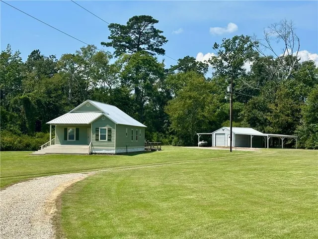 $297,000 | 29760 Clinton Threeton Drive, Albany, LA 70711