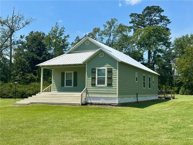 $297,000 | 29760 Clinton Threeton Drive, Albany, LA 70711