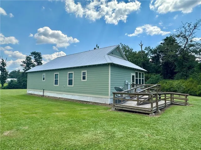 $297,000 | 29760 Clinton Threeton Drive, Albany, LA 70711