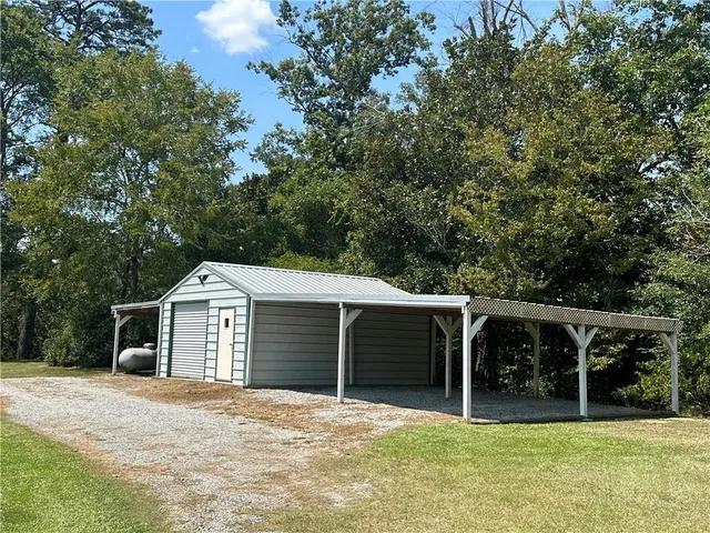 $297,000 | 29760 Clinton Threeton Drive, Albany, LA 70711