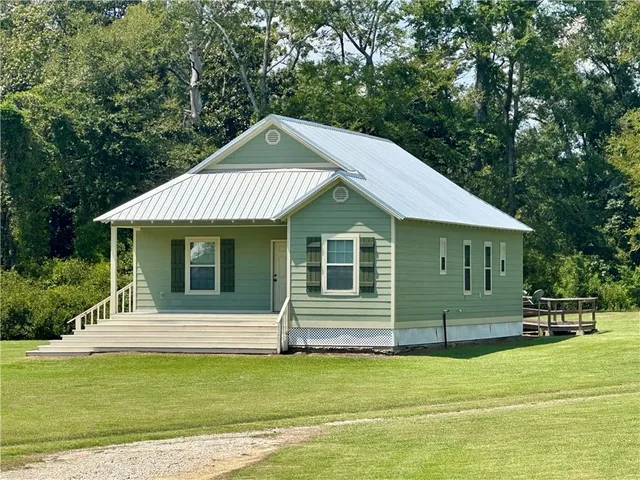 $297,000 | 29760 Clinton Threeton Drive, Albany, LA 70711