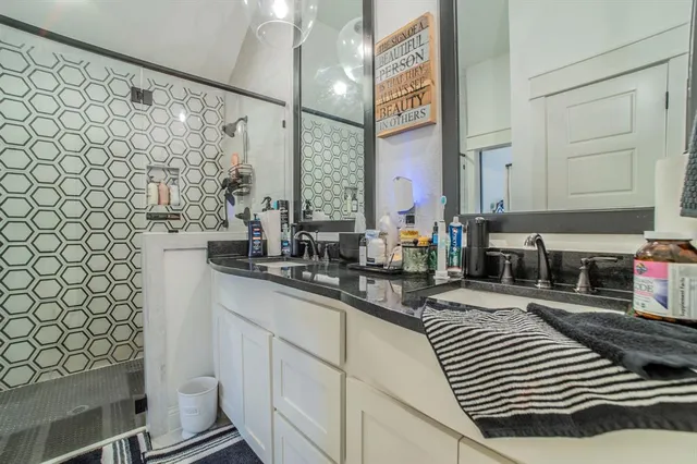 $350,000 | 929 Tesslynn Avenue, Godley, TX 76044