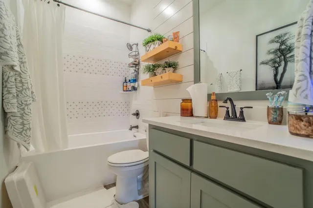 $350,000 | 929 Tesslynn Avenue, Godley, TX 76044