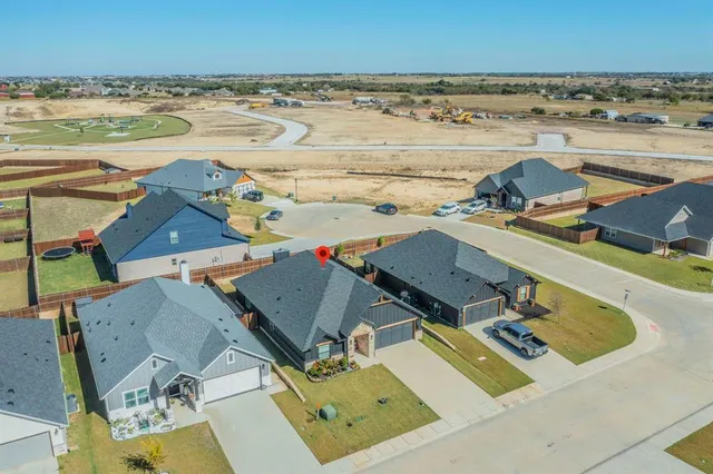$350,000 | 929 Tesslynn Avenue, Godley, TX 76044