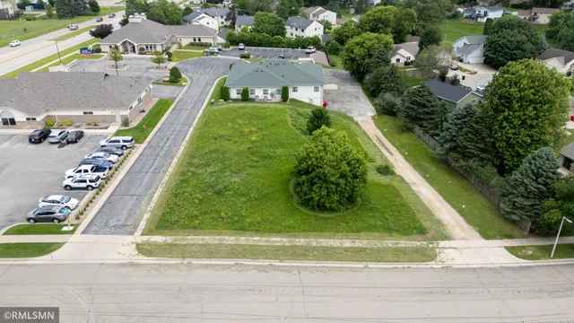 $299,000 | 1022 Bel Air Lane Northwest, Rochester, MN 55901