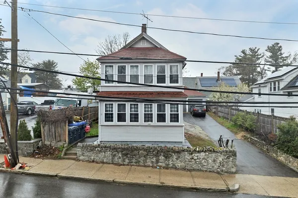 $575,000 | 11 Oakland Avenue, Methuen, MA 01844