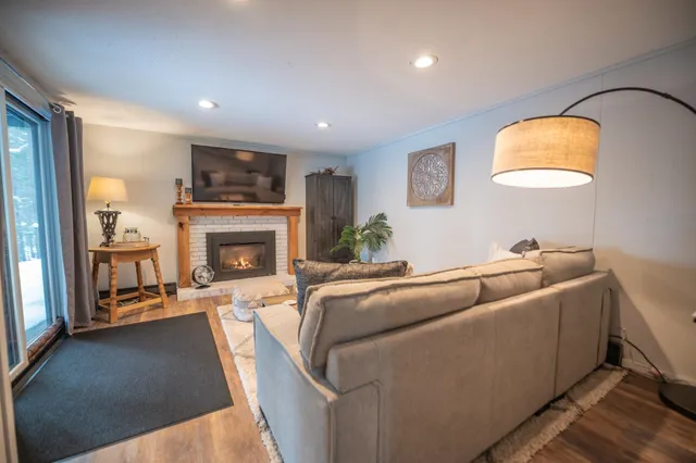 $569,000 | 96 Big Bend Loop, Wilmington, VT 05363