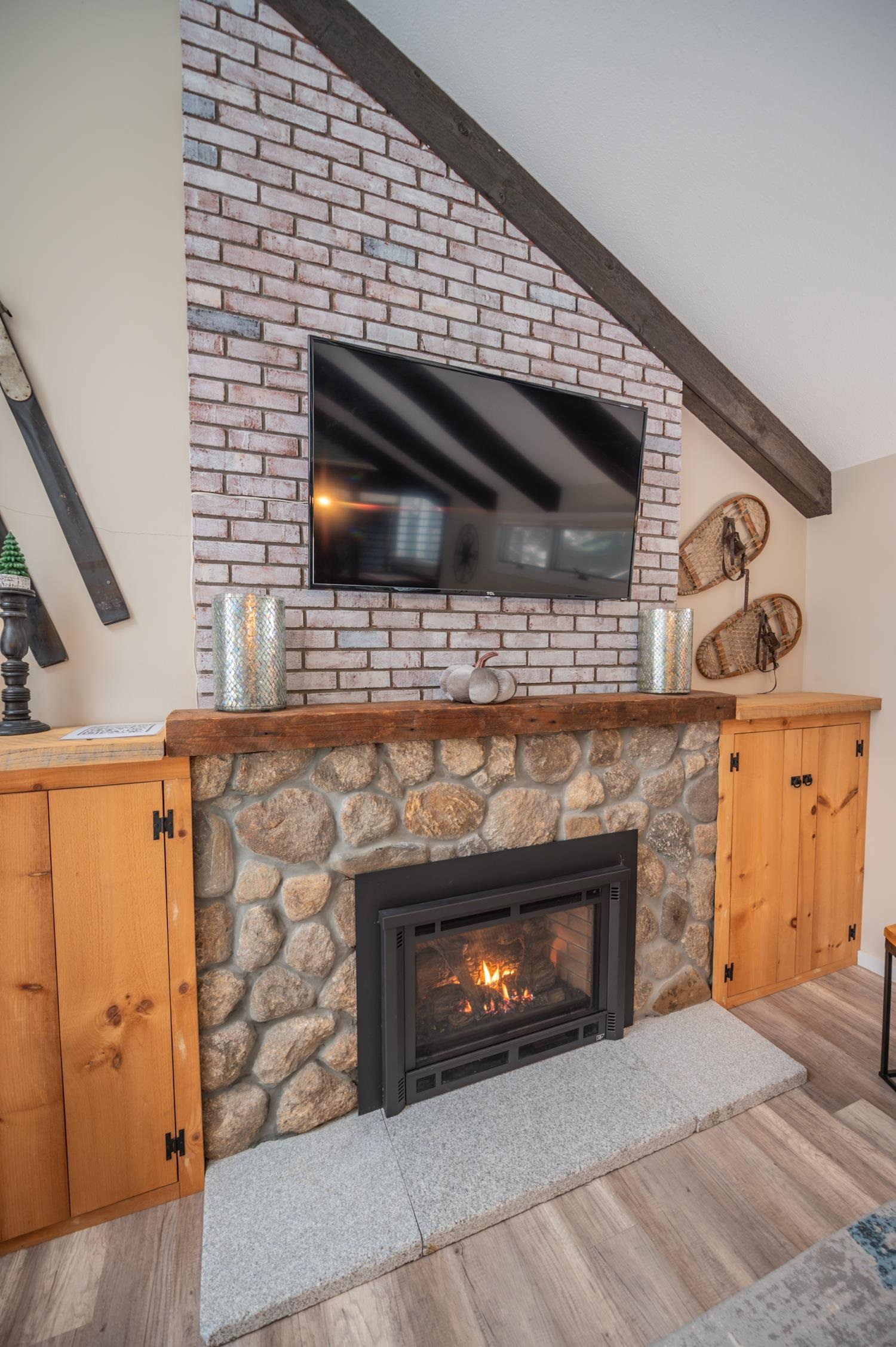 96 Big Bend Loop Wilmington, VT 05363 - Photo 4 of 38