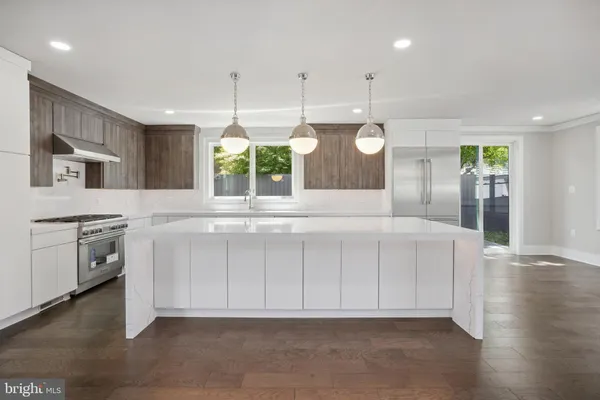 $1,599,900 | 1610 12th Street South, Arlington, VA 22204