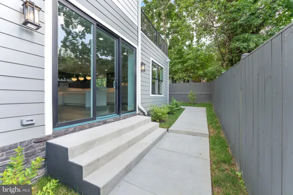 $1,599,900 | 1610 12th Street South, Arlington, VA 22204