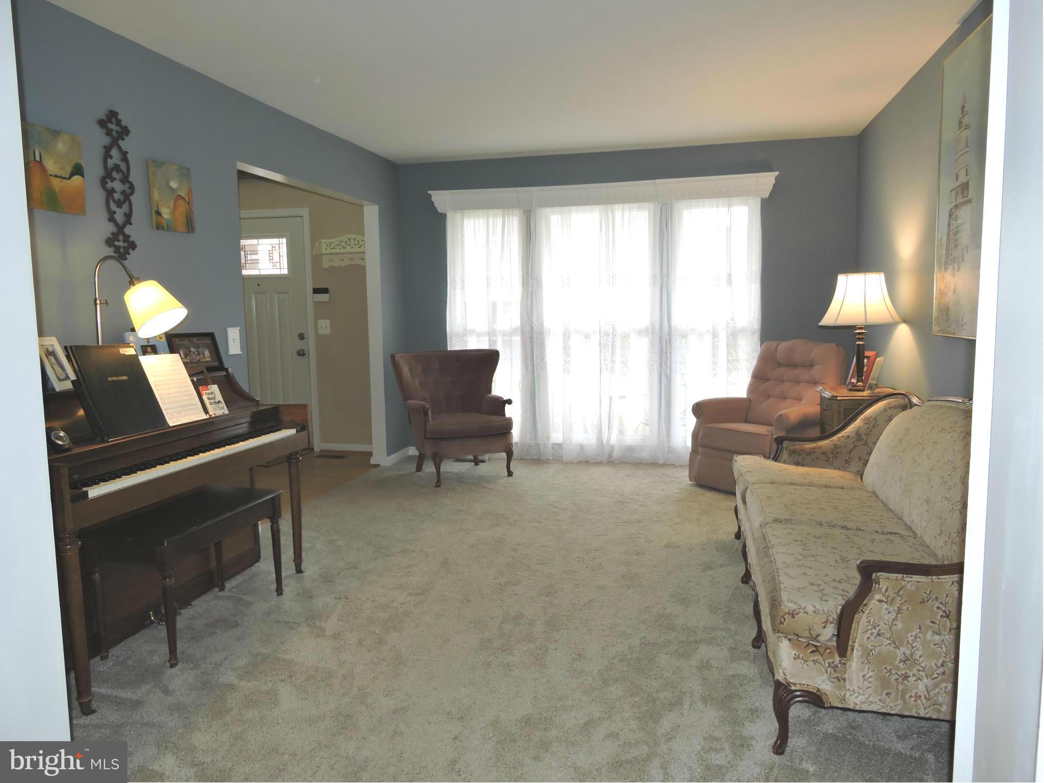 8118 Rose Haven Road Rosedale, MD 21237 - Photo 5 of 29 Living Room