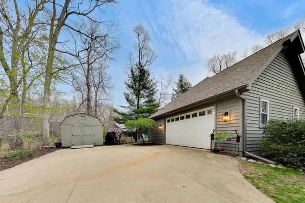 $784,000 | 50204 Hicks Avenue, New Buffalo, MI 49117