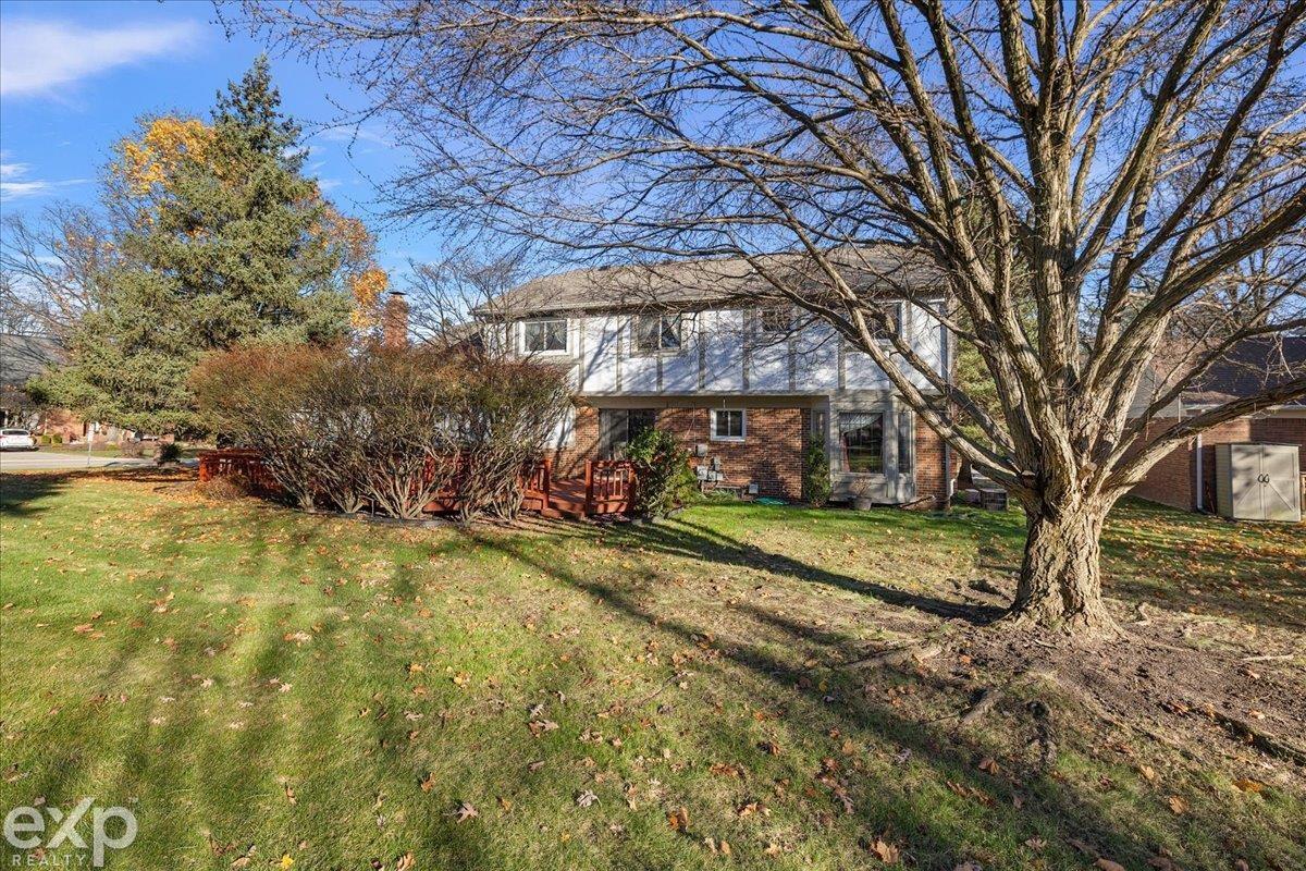 1579 Lomas Verdes Rochester, MI 48306 - Photo 9 of 64 50162073-86b8a602-44a8-4adf-8b79-d236b1ae3bd0.JPG