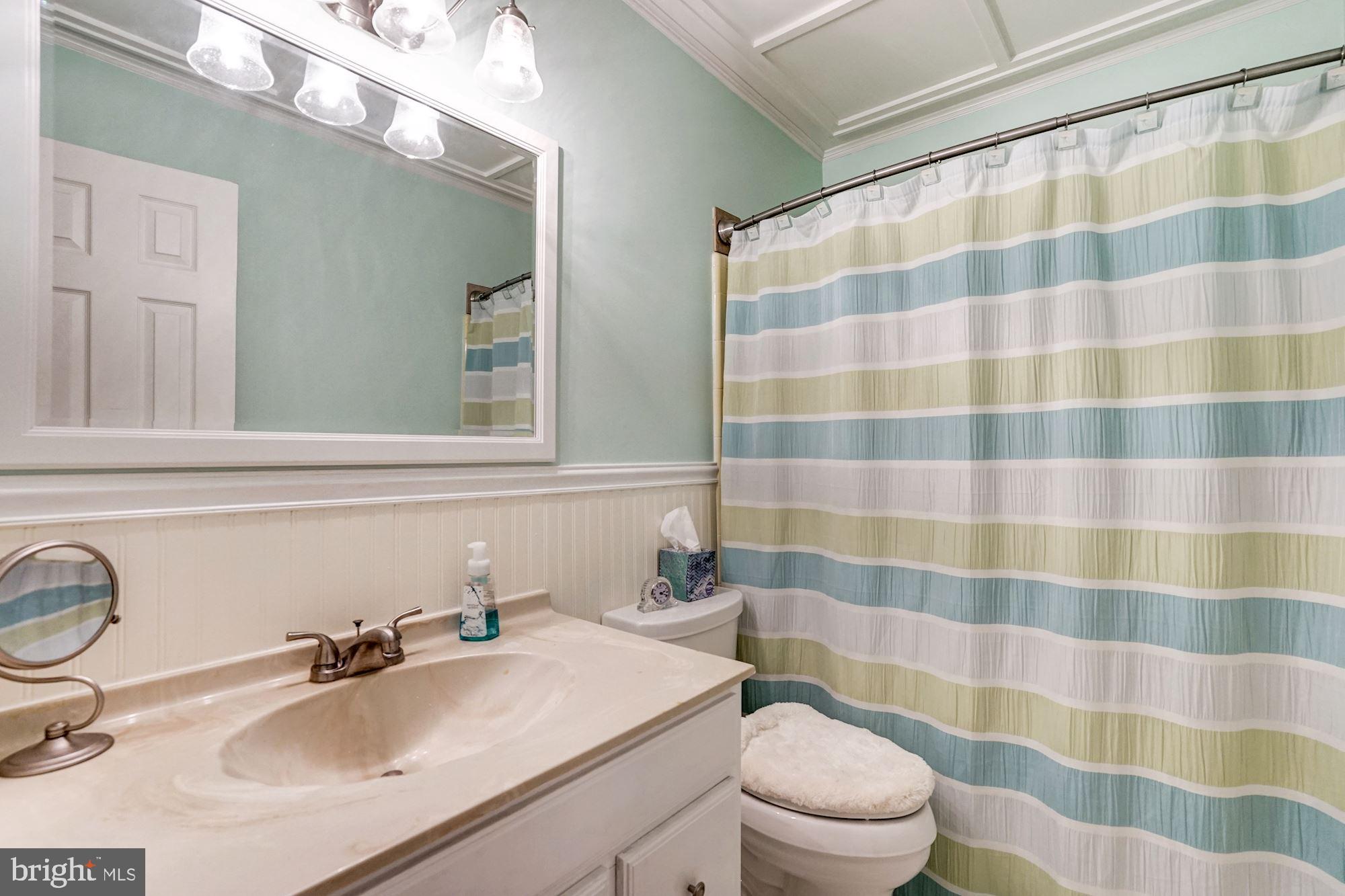 8552 Gwynedd Way Springfield, VA 22153 - Photo 33 of 37 Upper Level Shared Bath