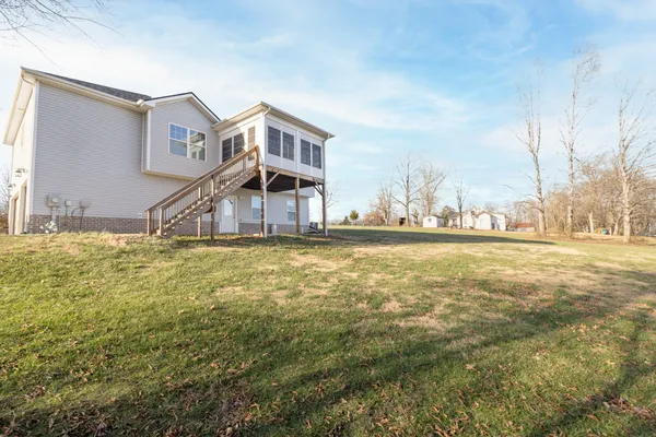 a house view with yard