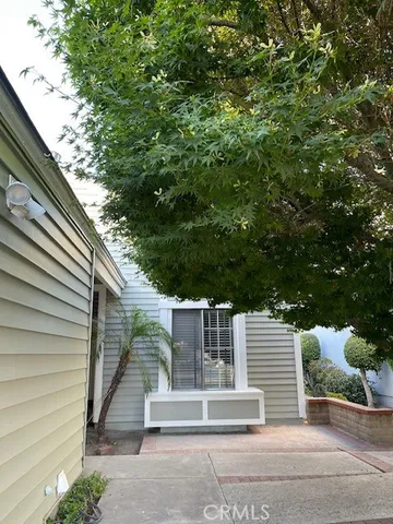 a view of a room with an empty room