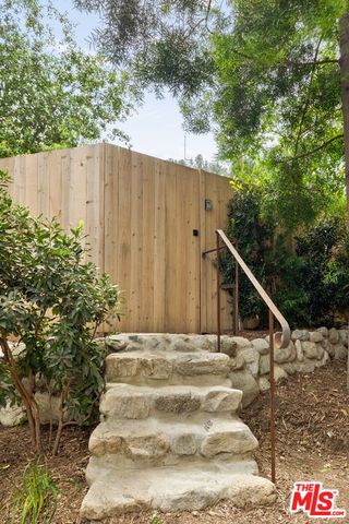 $8,200 | 8692 Lookout Mountain Avenue, Los Angeles, CA 90046