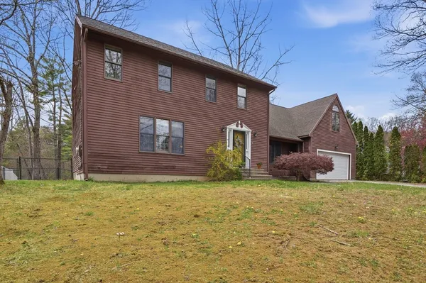 $600,000 | 26 Woodside Circle, Sturbridge, MA 01566