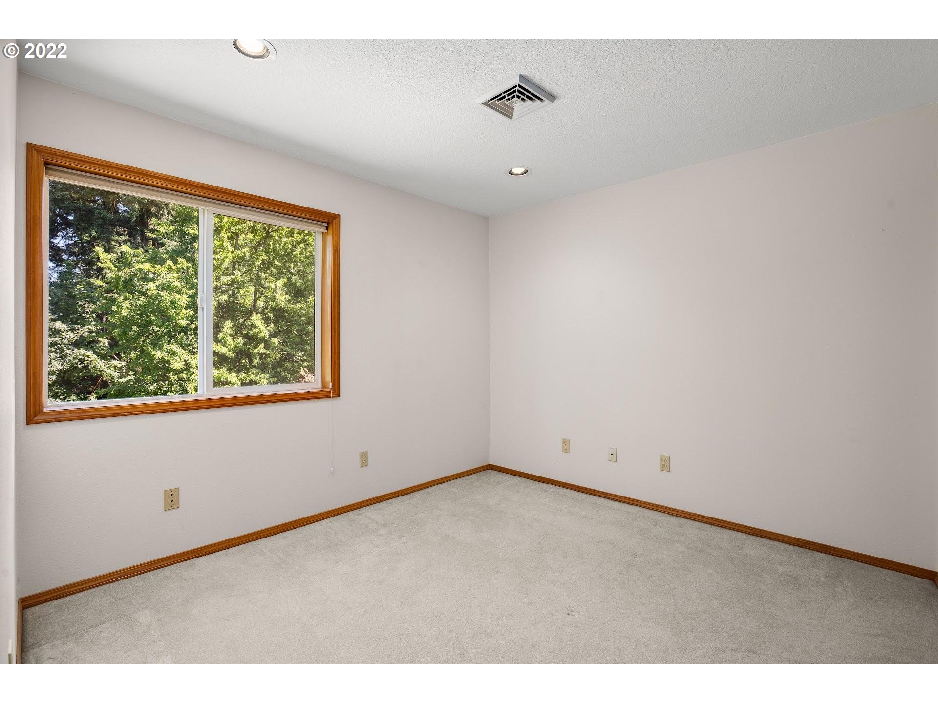 3616 Northeast Corbin Road Vancouver, WA 98686 - Photo 25 of 32 a view of empty room with window