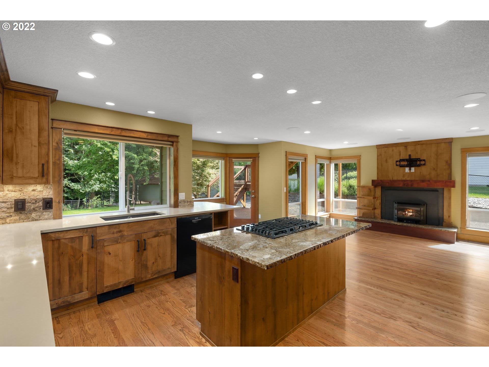 3616 Northeast Corbin Road Vancouver, WA 98686 - Photo 3 of 32 a kitchen with sink stove and refrigerator