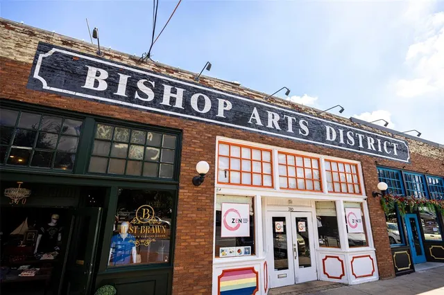 $899,000 | 610 North Oak Cliff Boulevard, Unit 203, Dallas, TX 75208