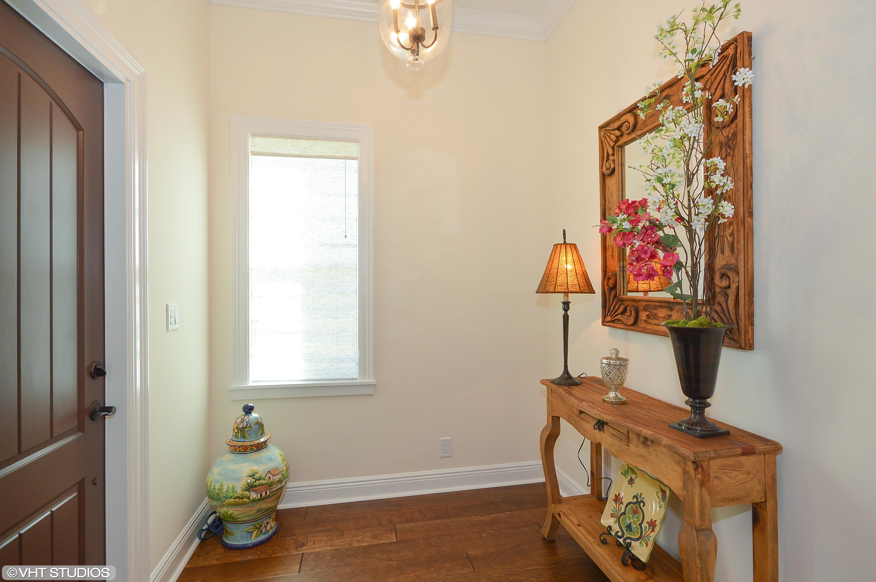526 Sunset Road West Palm Beach, FL 33401 - Photo 3 of 22 526 Sunset Rd Foyer