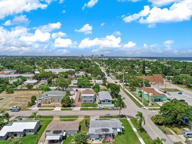 a view of yard with a trees