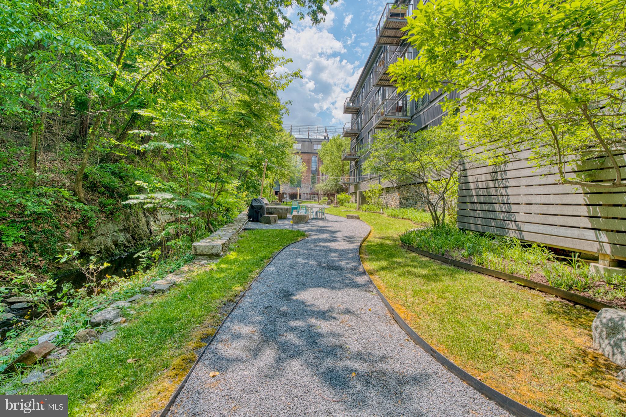 2007 Clipper Park Road, Unit 325 Baltimore, MD 21211 - Photo 36 of 41 Outdoor grounds