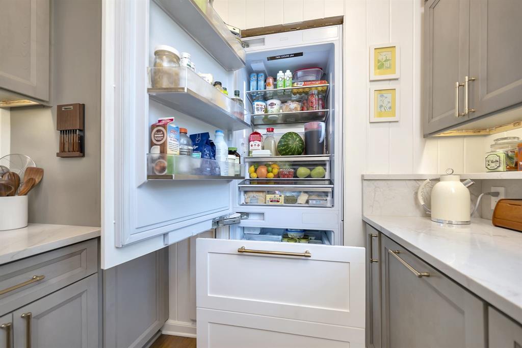 4000 Medford Road Fort Worth, TX 76103 - Photo 9 of 40 Built in Refrigerator