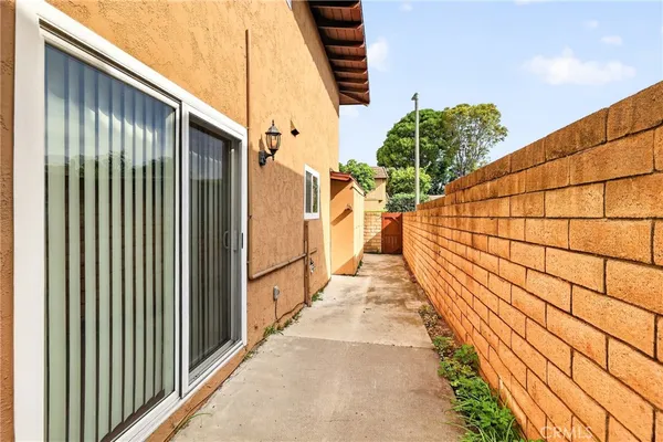 $798,000 | 10072 Meadowlark Avenue, Fountain Valley, CA 92708