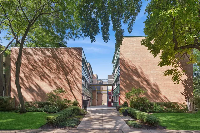 $529,000 | 840 Michigan Avenue, Unit 22, Evanston, IL 60202