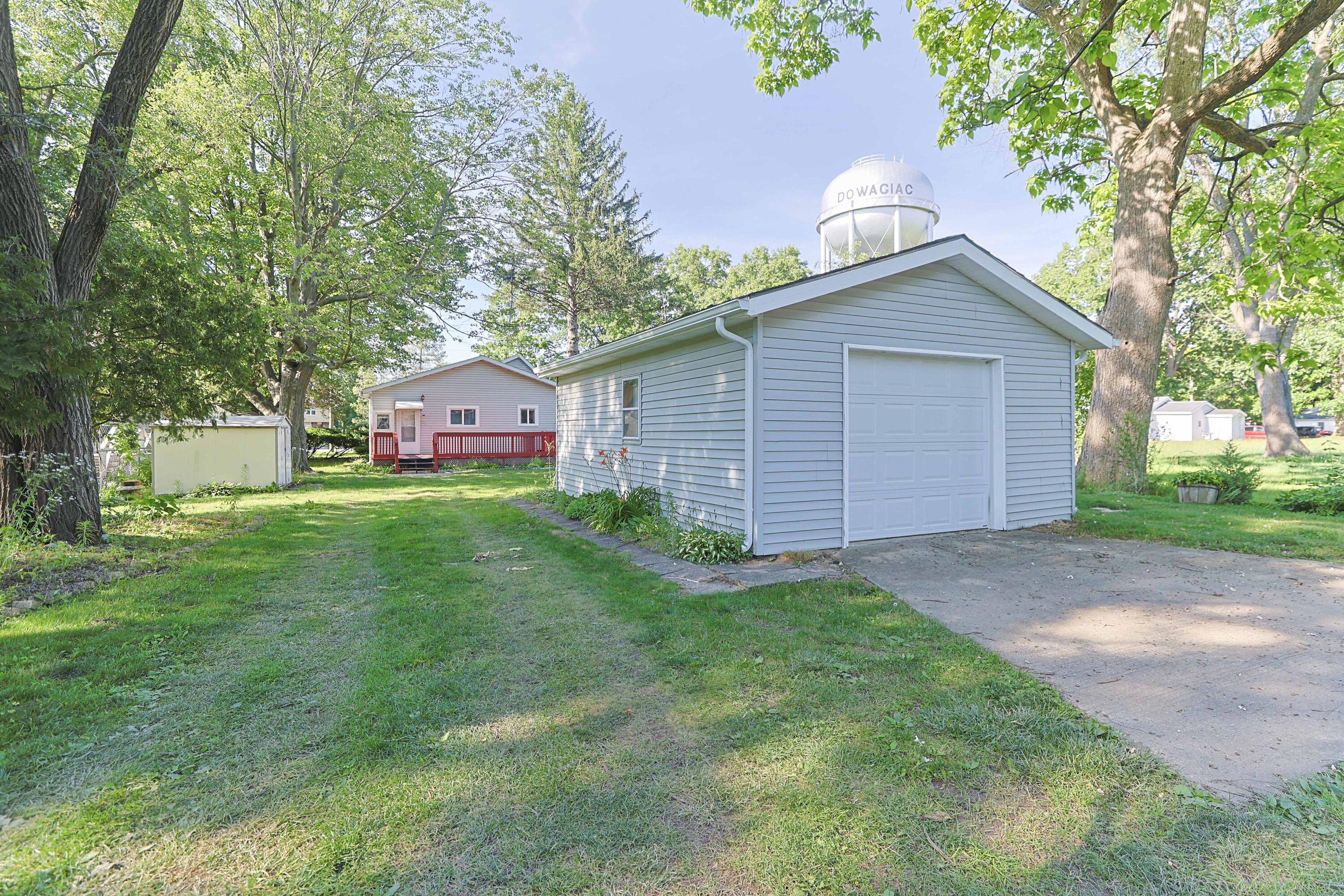 104 Clyborn Street Dowagiac, MI 49047 - Photo 46 of 48 104 Clyborn_IMG_3367