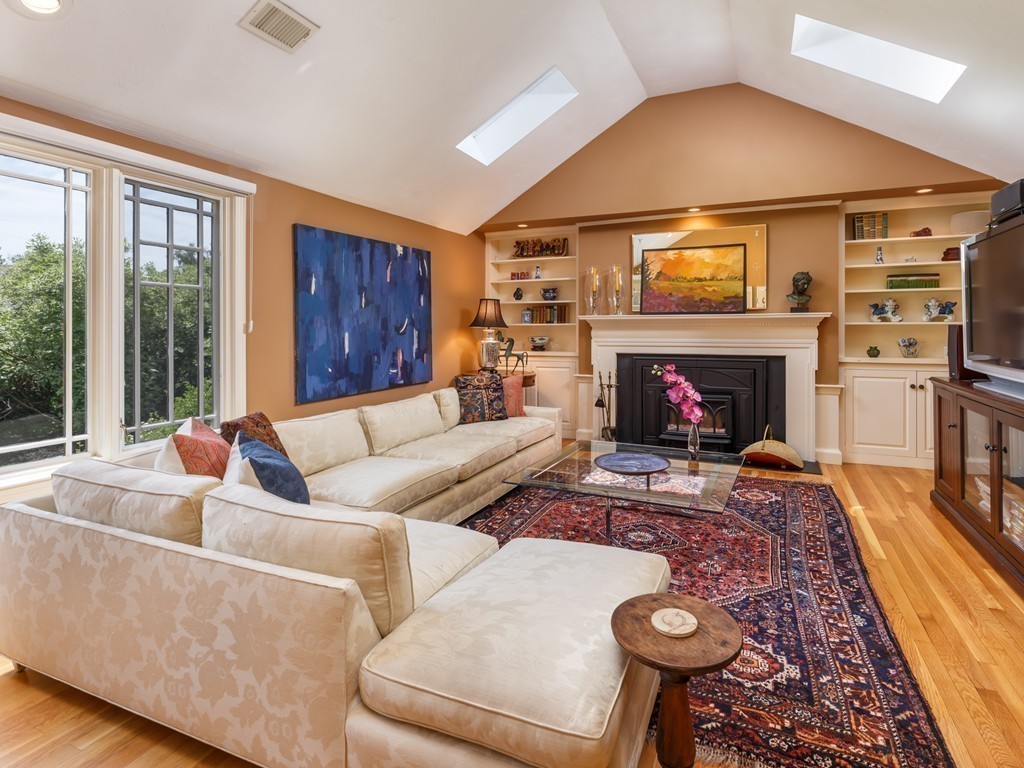120 Locksley Road Lynnfield, MA 01940 - Photo 11 of 26 Gallery Image 11