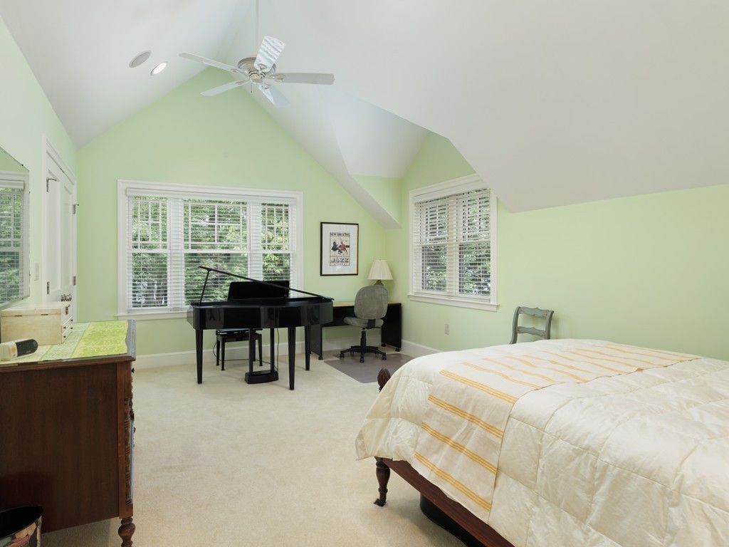 120 Locksley Road Lynnfield, MA 01940 - Photo 18 of 26 Gallery Image 18