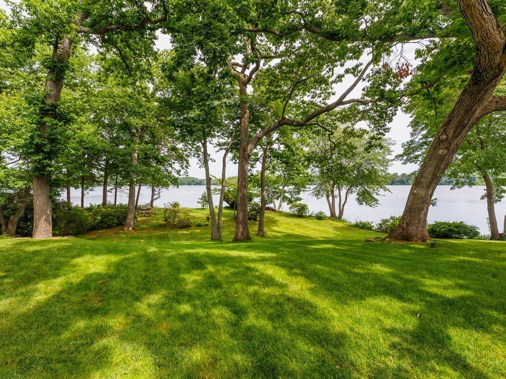 120 Locksley Road Lynnfield, MA 01940 - Photo 23 of 26 Gallery Image 23