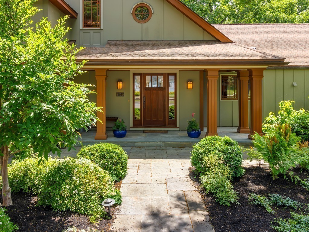 120 Locksley Road Lynnfield, MA 01940 - Photo 3 of 26 Gallery Image 3