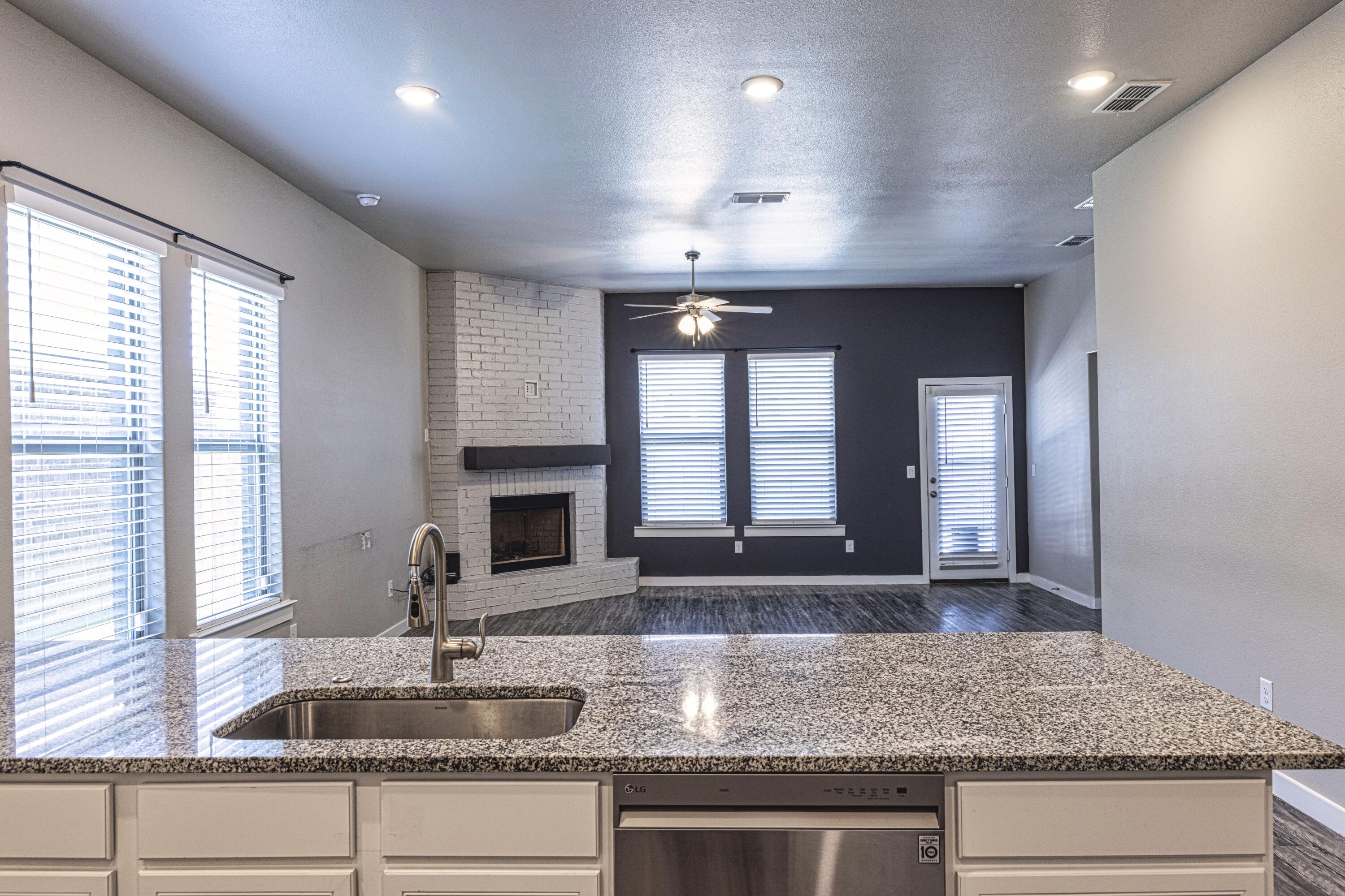 1614 137th Street Lubbock, TX 79423 - Photo 5 of 32 1614_37-6