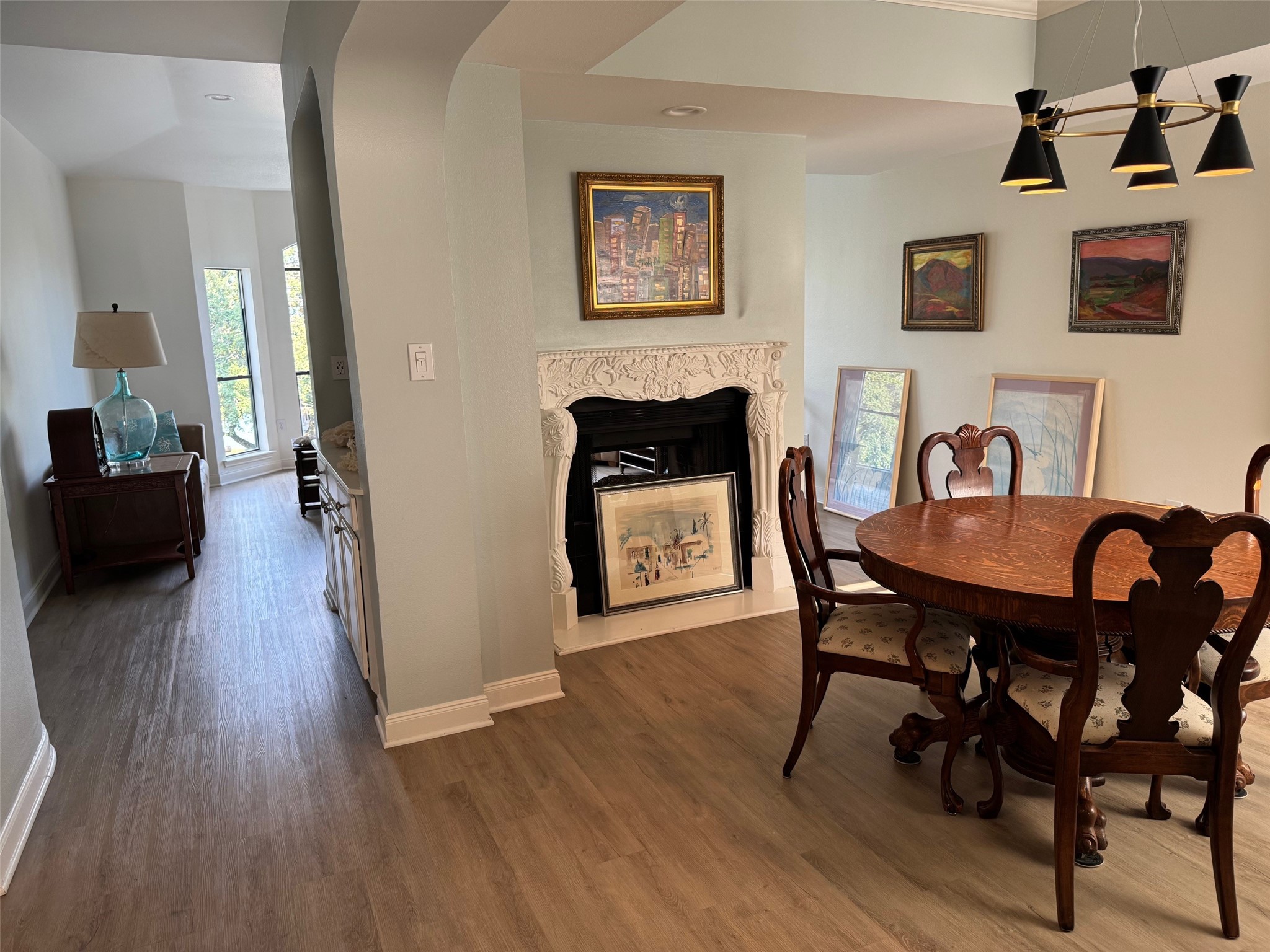 517 Mariners Drive Kemah, TX 77565 - Photo 13 of 26 a view of a livingroom with furniture and a fireplace