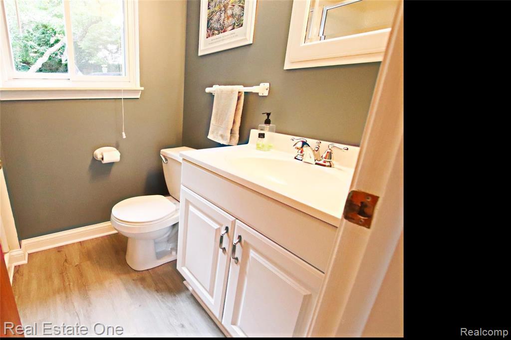 1945 Dawn Ridge Road Walled Lake, MI 48390 - Photo 26 of 46