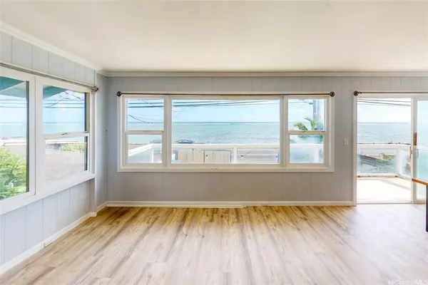 $1,250,000 | 53-898 Kamehameha Highway, Hauula, HI 96717