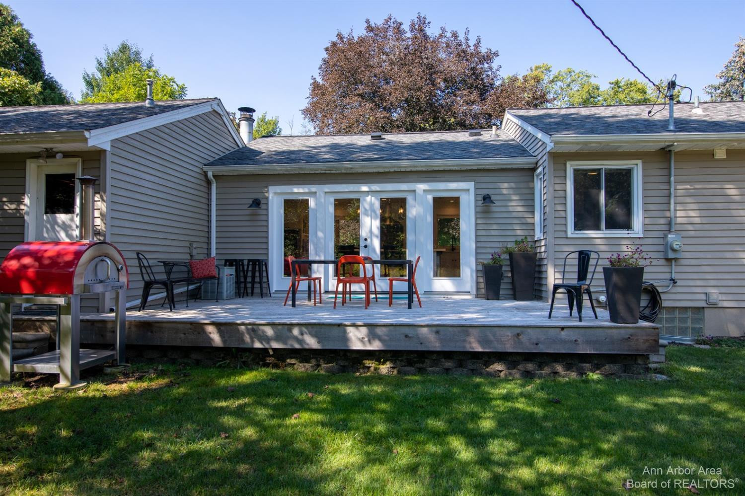 2120 Newport Road Ann Arbor, MI 48103 - Photo 9 of 35 Photo 9
