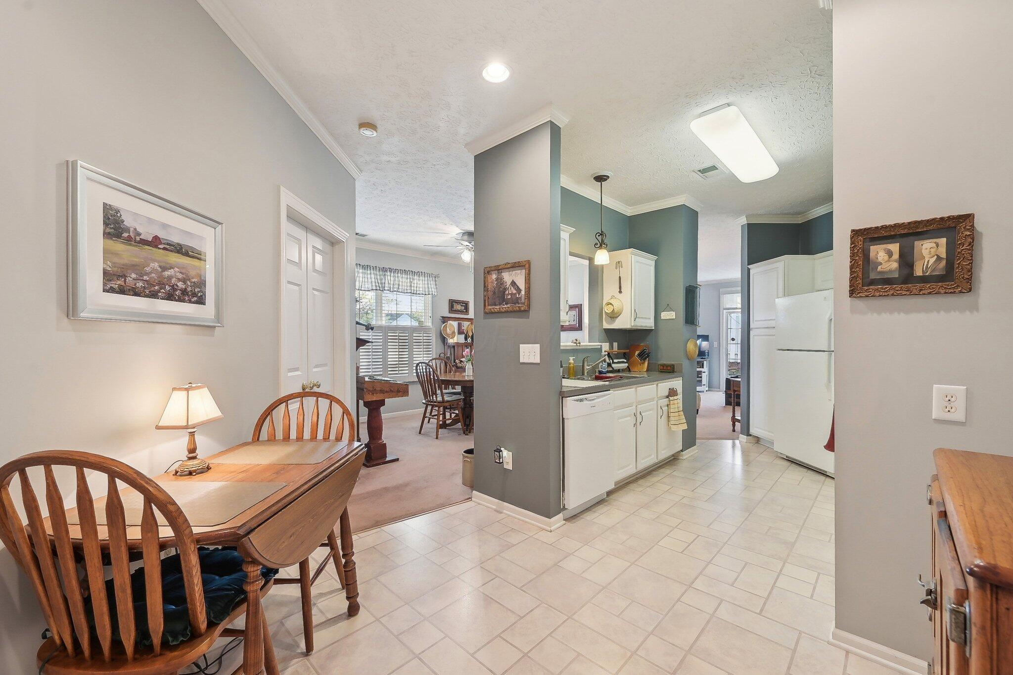 5993 Naughten Ridge Court Columbus, OH 43213 - Photo 25 of 51 Eating Area