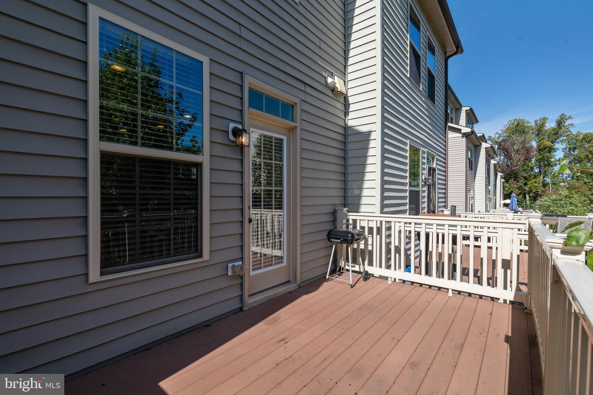 7321 Old Calvary Road Hanover, MD 21076 - Photo 4 of 33 2nd floor deck