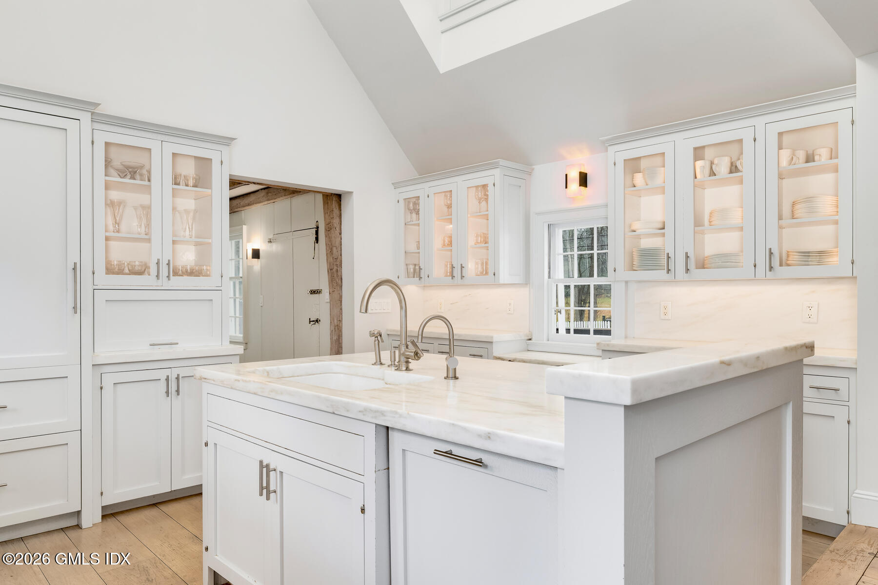 640 Round Hill Road Greenwich, CT 06831 - Photo 9 of 60 Kitchen